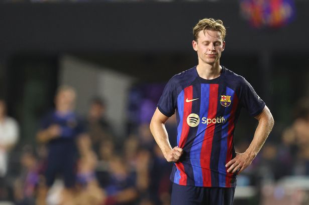 Transfer News: Barca president Laporta confirms plan to keep De Jong.